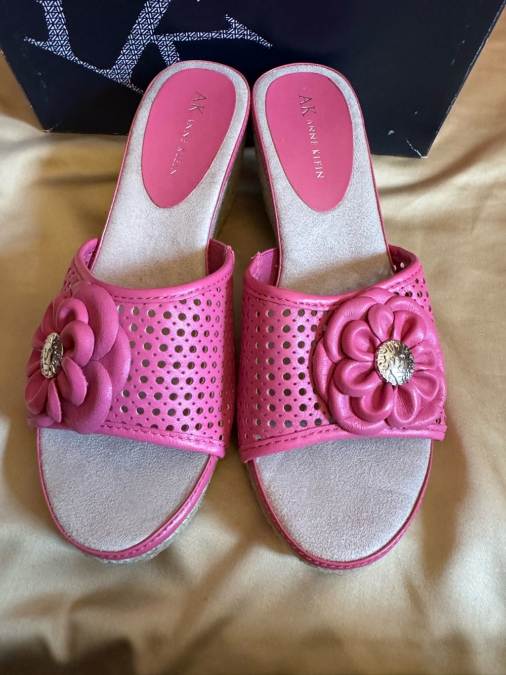 NWT Anne Klein AK Philomena Pink Floral Slide Sandals Espadrille Wedge Sz 8.5M - Picture 2 of 8